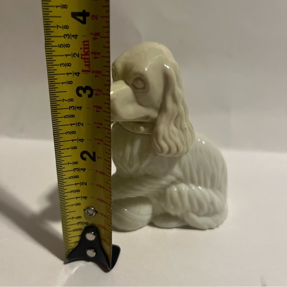 AVON COLLECTIBLE "COCKER SPANIEL" DECANTER - WHITE- 3"L x 2"W x 3 3/4"H - EMPTY - Picture 7 of 7